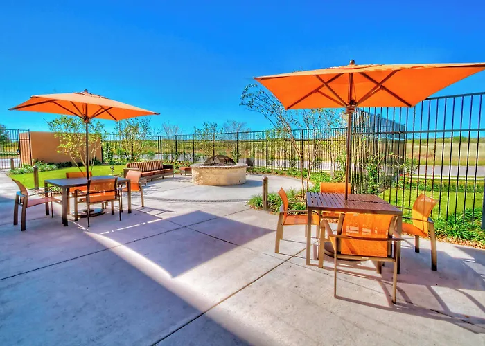 Courtyard By Marriott San Marcos