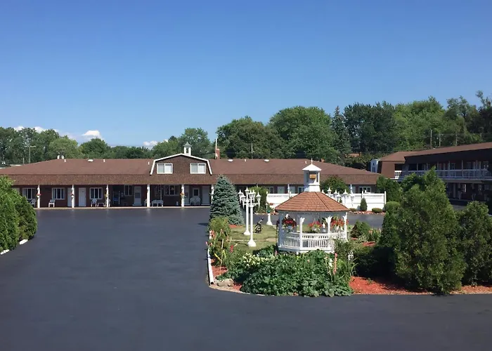 Lockport Inn And Suites