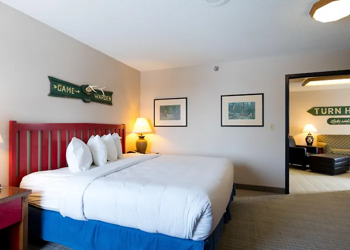 Wildwood Lodge & Suites