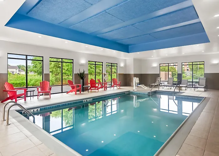 Hampton Inn Dekalb - Near The University