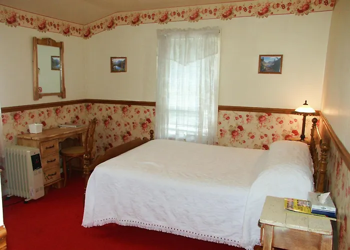 Bridgeport Inn
