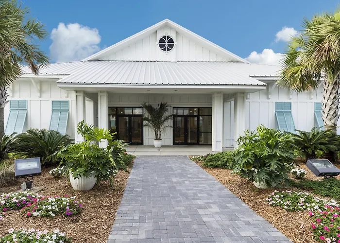 The Island House Hotel A Doubletree By Hilton