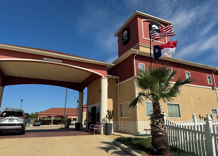 Executive Inn & Suites