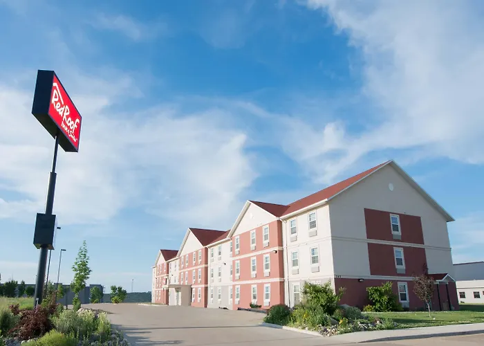 Red Roof Inn & Suites Dickinson