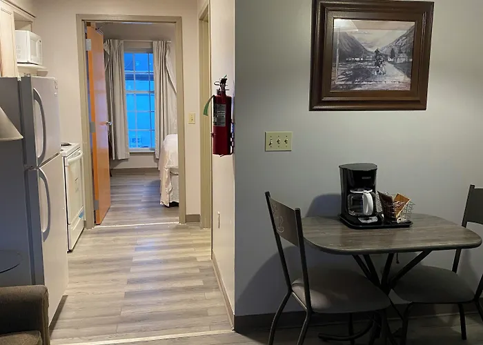 All Suites Inn Budget Host