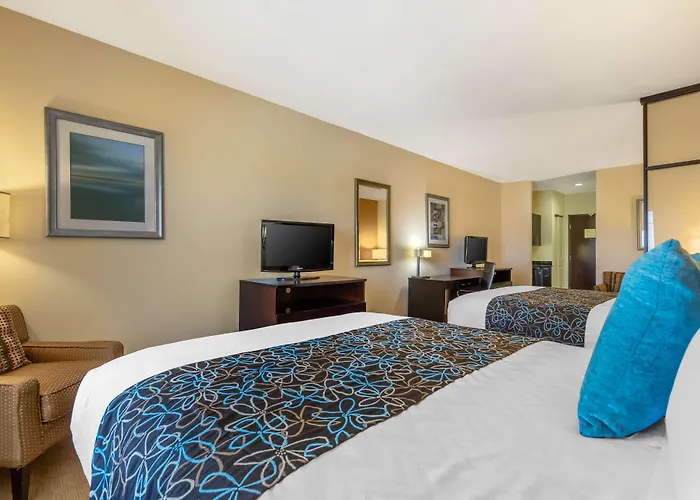 Best Western Plus Lytle Inn And Suites