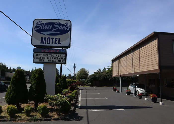 Silver Sands Motel