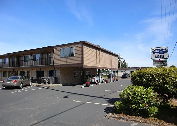 Silver Sands Motel