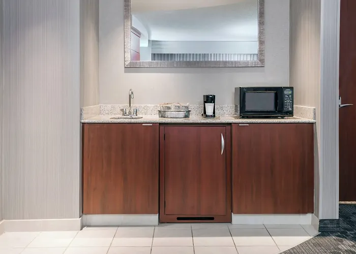 Courtyard By Marriott Buffalo Airport