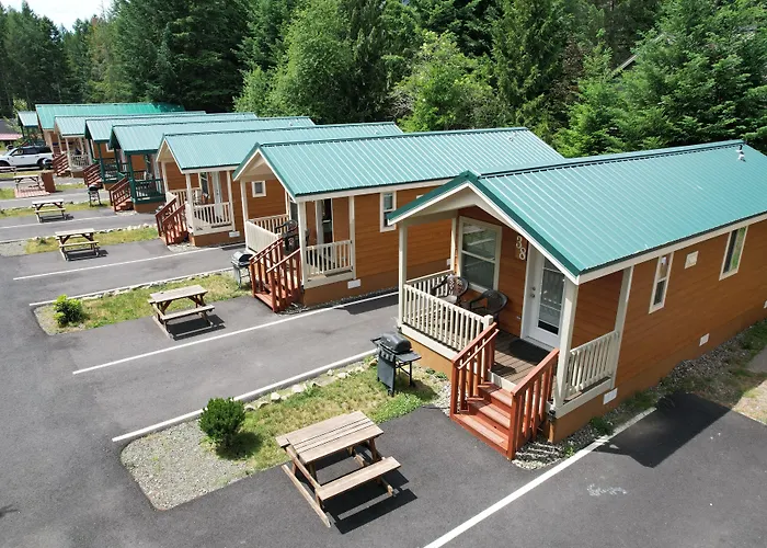 Packwood Lodge & Cabins