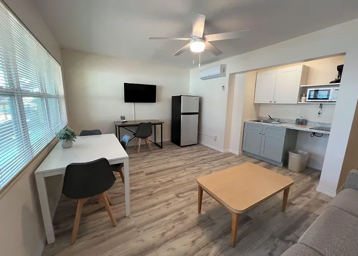 Beachside Resort Motel