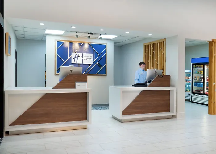 Holiday Inn Express Pratt By Ihg