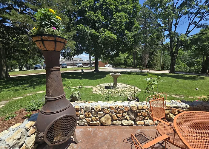 Rock Cottage Gardens B&B