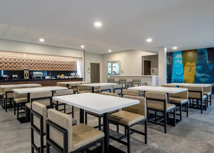 Wingate By Wyndham Geneva At Spire Academy
