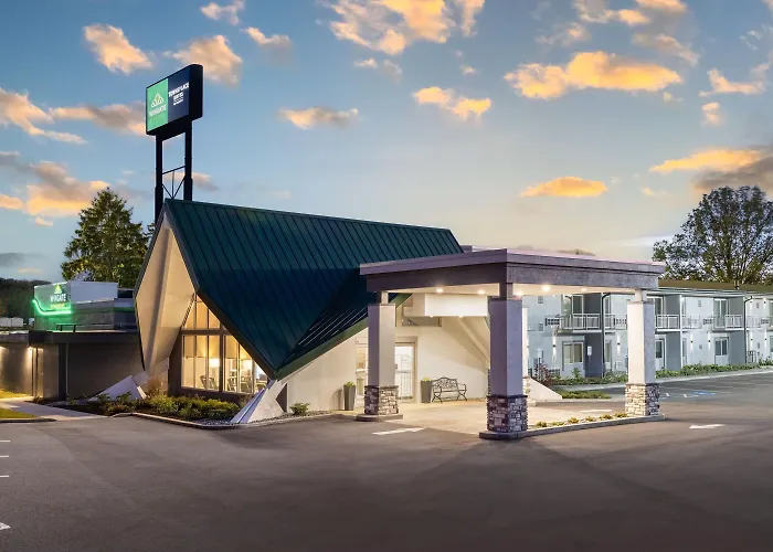 Wingate By Wyndham Geneva At Spire Academy