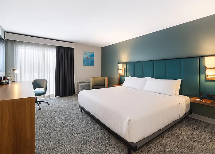 Wingate By Wyndham Geneva At Spire Academy