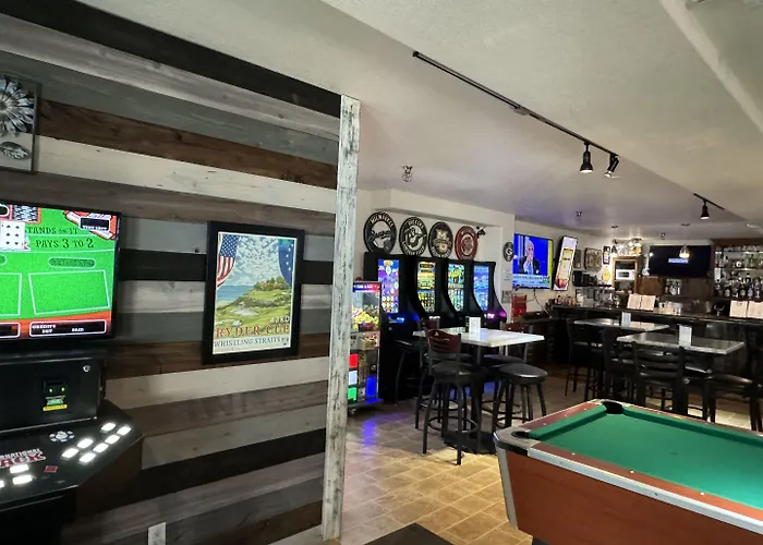 Price Pointe Inn