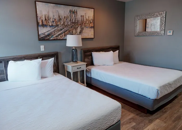 Price Pointe Inn