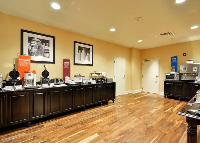 Hampton Inn & Suites North Charleston-University Boulevard
