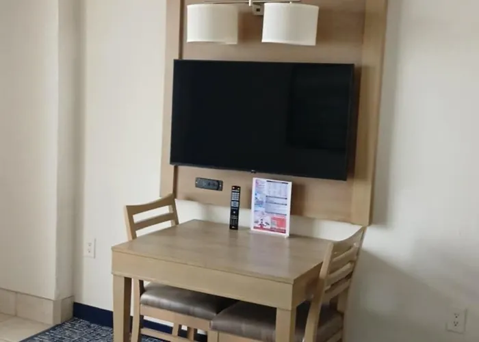 Comfort Suites Beachfront