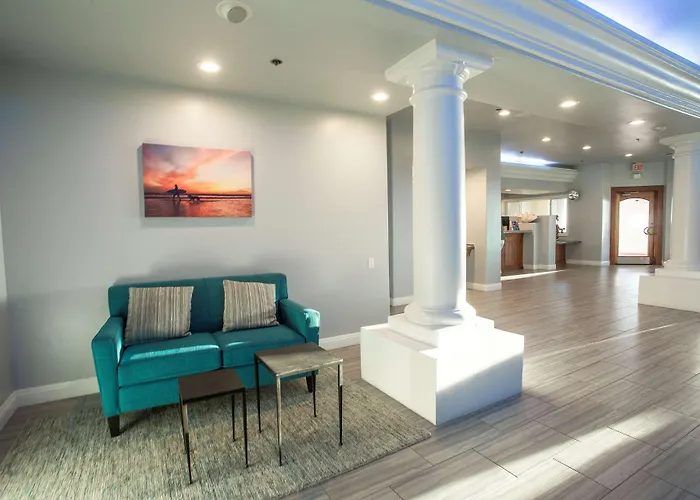 Tamarack Beach Hotel
