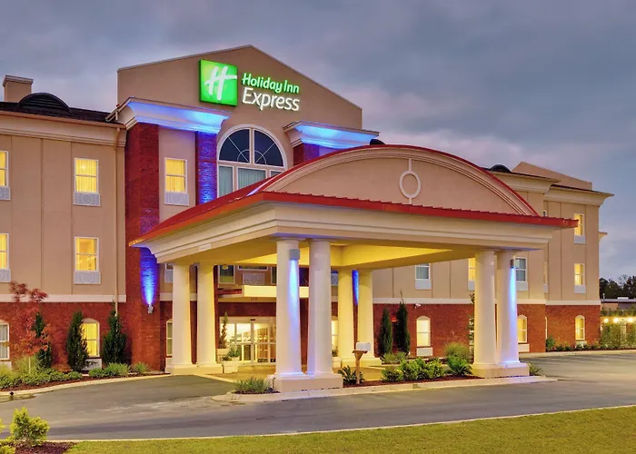 Holiday Inn Express Mccomb By Ihg