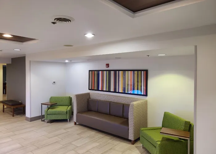 Holiday Inn Express Hotel & Suites Sheldon By Ihg