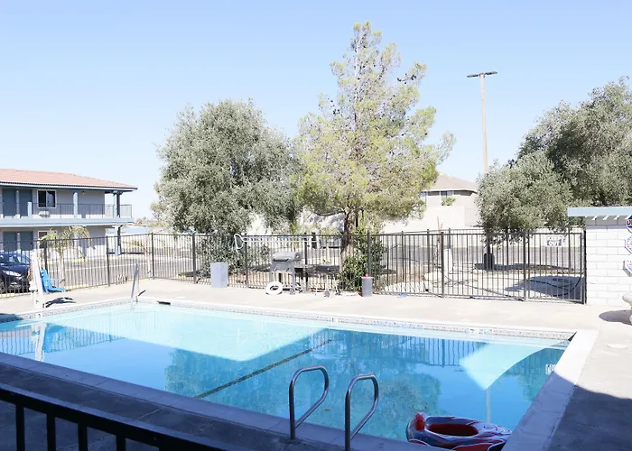 Days Inn By Wyndham Victorville