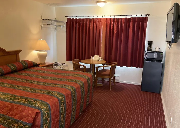 Front Street Inn