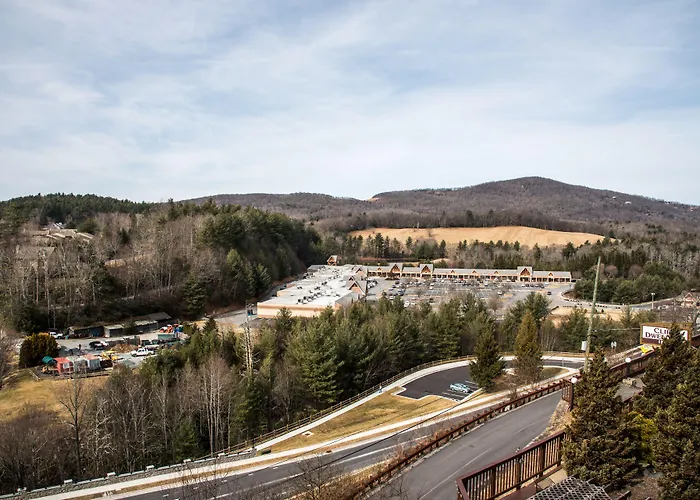 Cliff Dwellers Inn