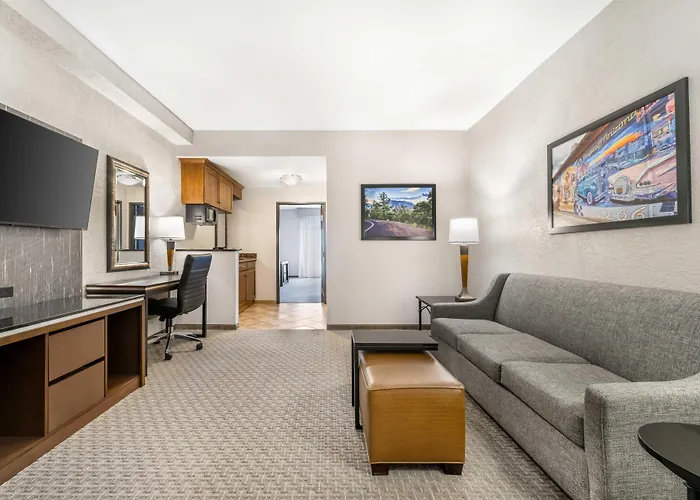 Drury Plaza Hotel Flagstaff