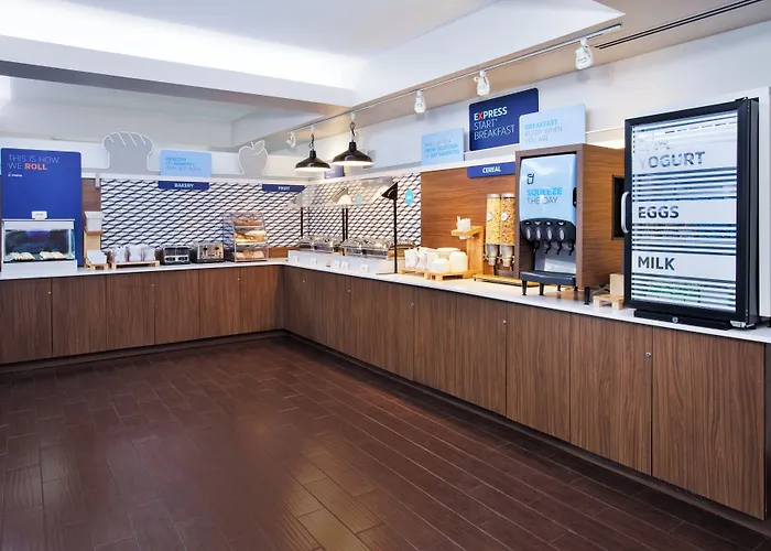 Holiday Inn Express Hotel & Suites Auburn Hills By Ihg