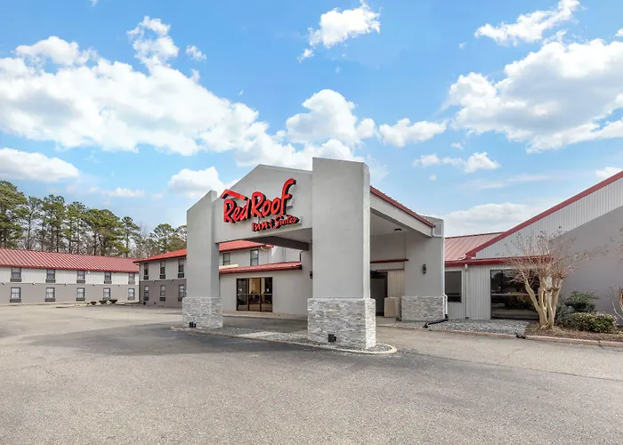 Red Roof Inn & Suites Newport News