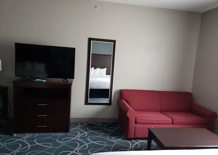 Days Inn & Suites By Wyndham Cleburne Tx