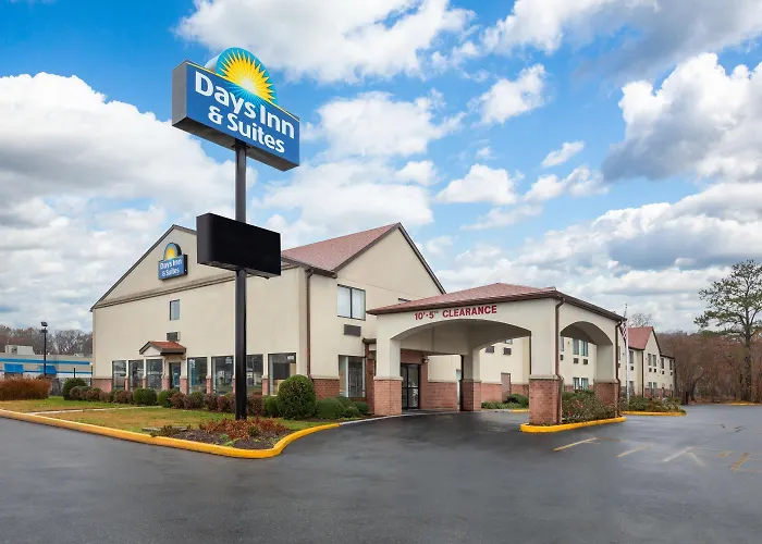 Days Inn & Suites Seaford
