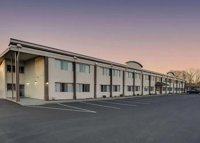 Days Inn By Wyndham Albany Suny