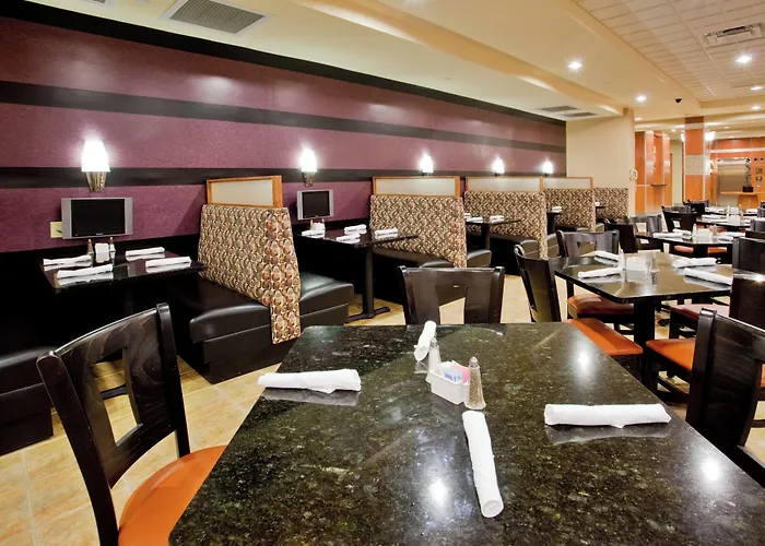 Holiday Inn Hotel & Suites Gateway By Ihg