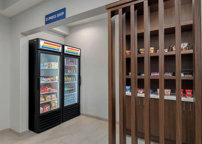 Holiday Inn Express & Suites Alexandria By Ihg