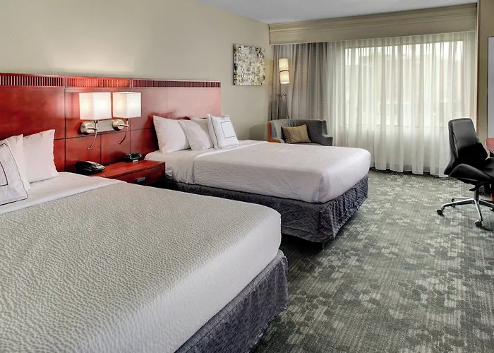 Courtyard By Marriott Anniston Oxford