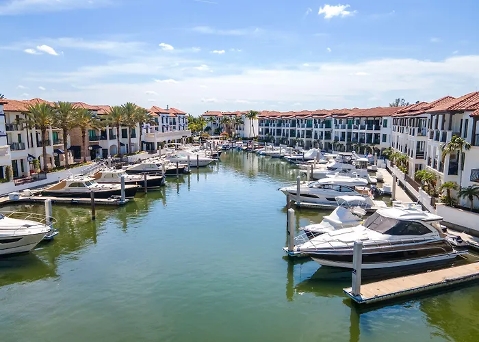 Naples Bay Resort&Marina