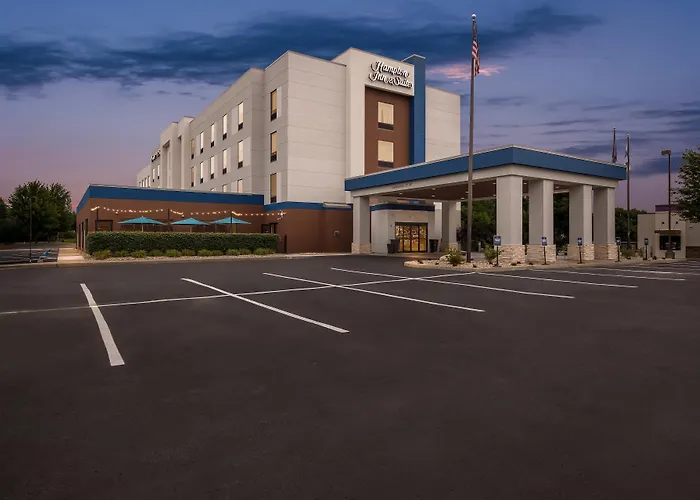 Hampton Inn & Suites Grove City