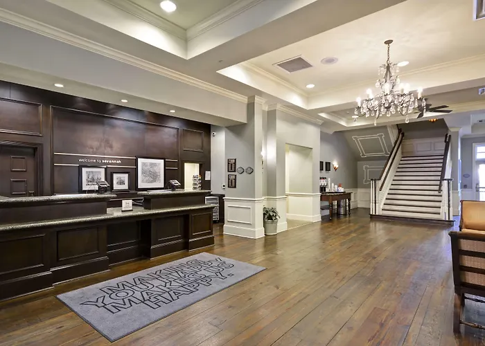 Hampton Inn & Suites Savannah Historic District