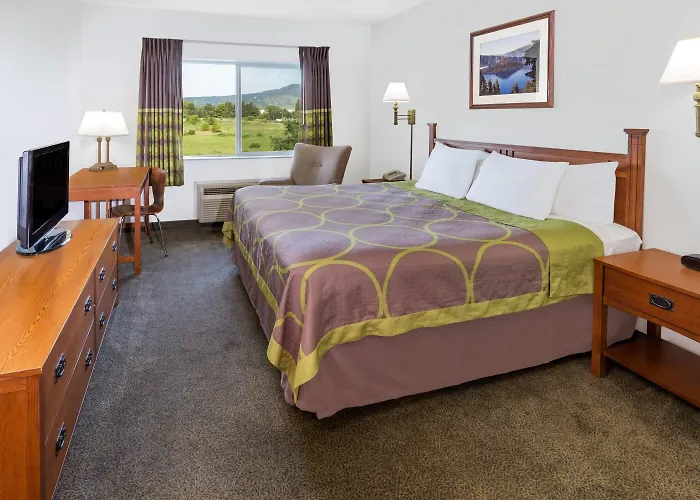 Super 8 By Wyndham Central Pt Medford