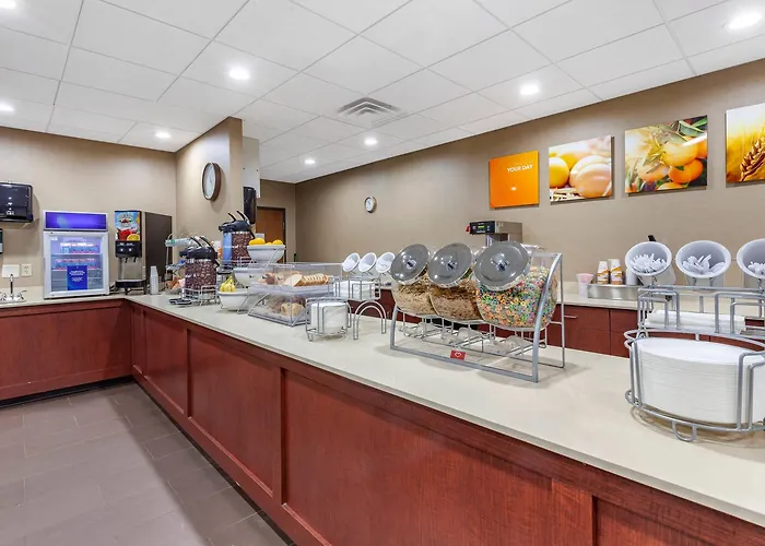 Comfort Suites Escanaba West