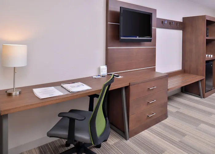 Holiday Inn Express Hotel And Suites Stevens Point By Ihg