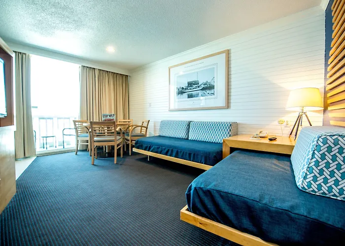 Port Royal Oceanfront Hotel