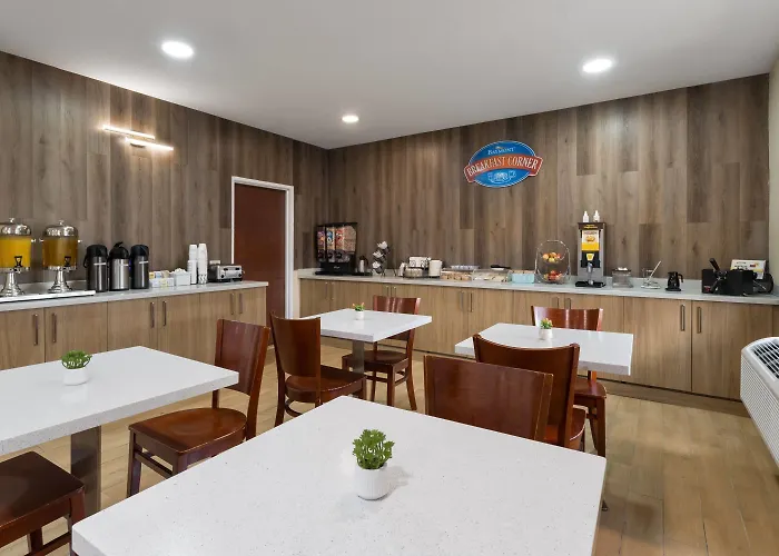 Baymont By Wyndham Savannah/Garden City