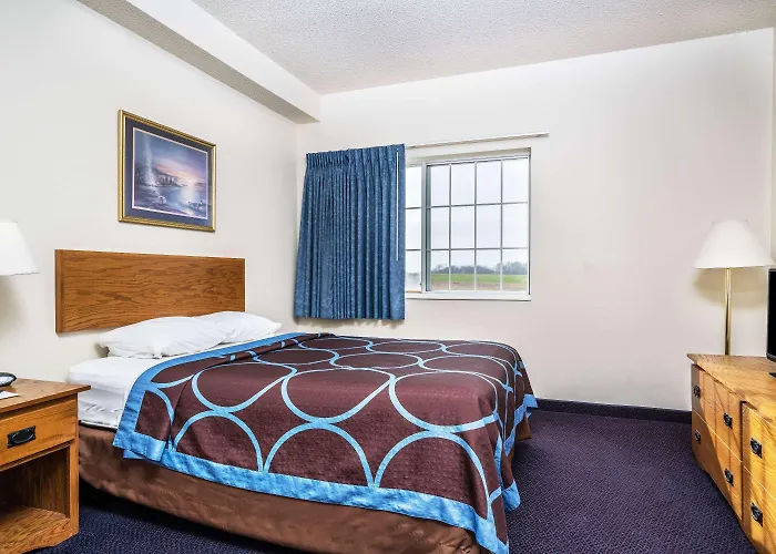 Super 8 By Wyndham Neillsville Wi