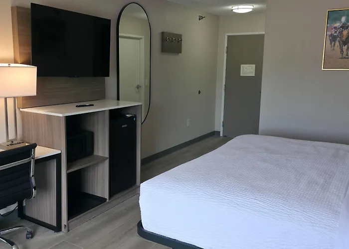 Baymont By Wyndham Louisville Southwest