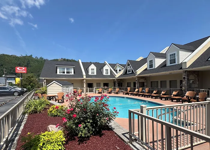 Econo Lodge Inn & Suites Gatlinburg At The Convention Center